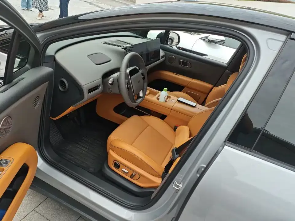 Li Auto Li Auto i6 2025 2WD Base Model — Фото автомобиля 3