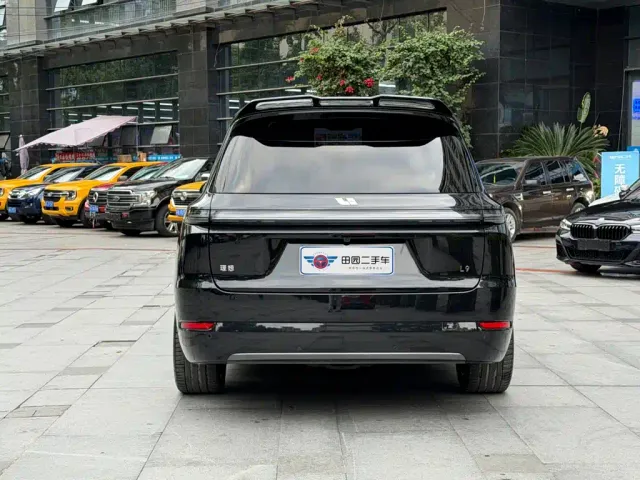 Li Auto L9 — Фото автомобиля 5