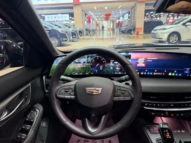 Cadillac CT5 — Фото автомобиля 11