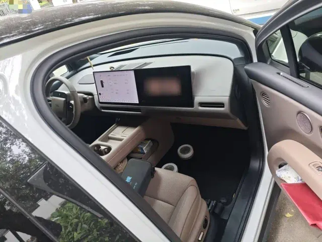 Li Auto i6 — Фото автомобиля 19