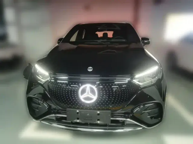 Mercedes-Benz EQE SUV — Фото автомобиля 4