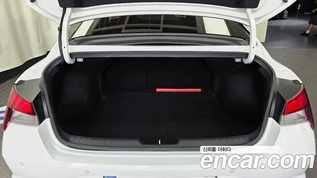 Hyundai AVANTE Avante (CN7) — Фото автомобиля 20