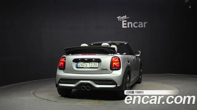 Mini Cooper Convertible — Фото автомобиля 4