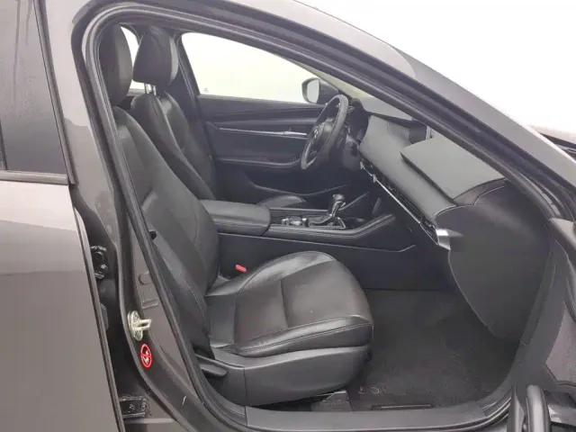 Mazda Axela — Фото автомобиля 23