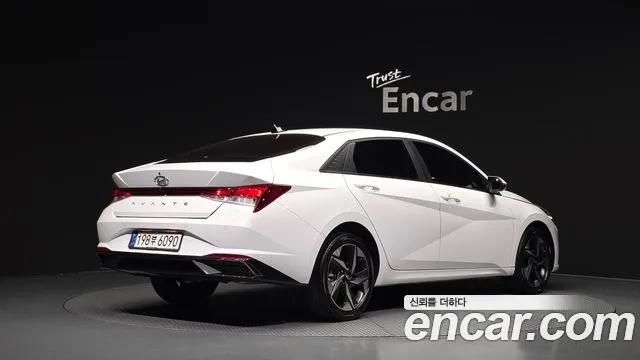 Hyundai Avante CN7 — Фото автомобиля 2