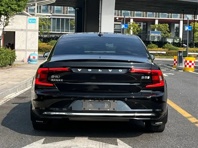 Volvo S90 — Фото автомобиля 5