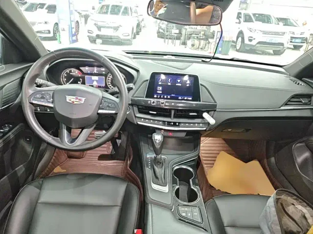Cadillac CT4 — Фото автомобиля 9
