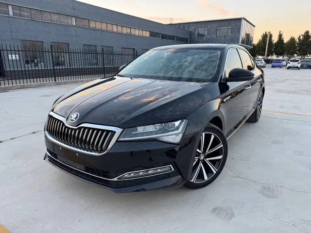 Фотография автомобиля — Skoda Superb