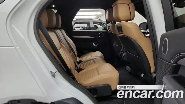 Land Rover Discovery — Фото автомобиля 12