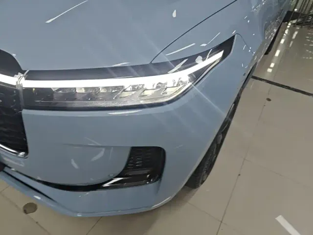 Li Auto ONE — Фото автомобиля 23