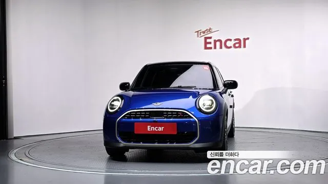 MINI Cooper 4th Gen — Фото автомобиля 3