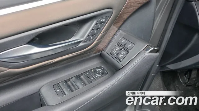 Toyota Alphard — Фото автомобиля 22