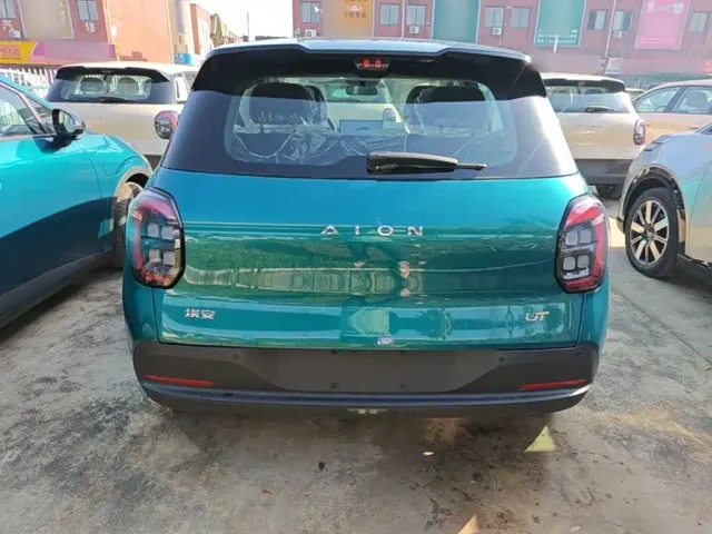 GAC Aion UT — Фото автомобиля 5