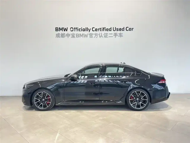 BMW M5 — Фото автомобиля 3
