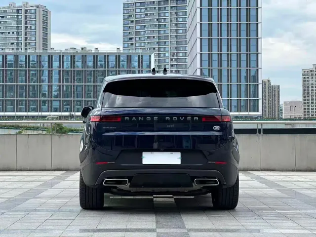 Land Rover Range Rover Sport — Фото автомобиля 6
