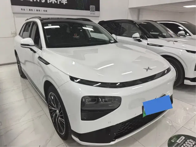 Xpeng G9 — Фото автомобиля 3