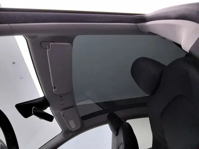 Tesla Model Y — Фото автомобиля 14