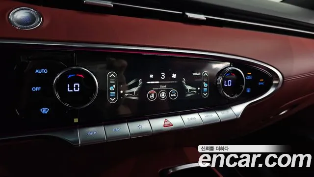 Genesis GV70 — Фото автомобиля 24
