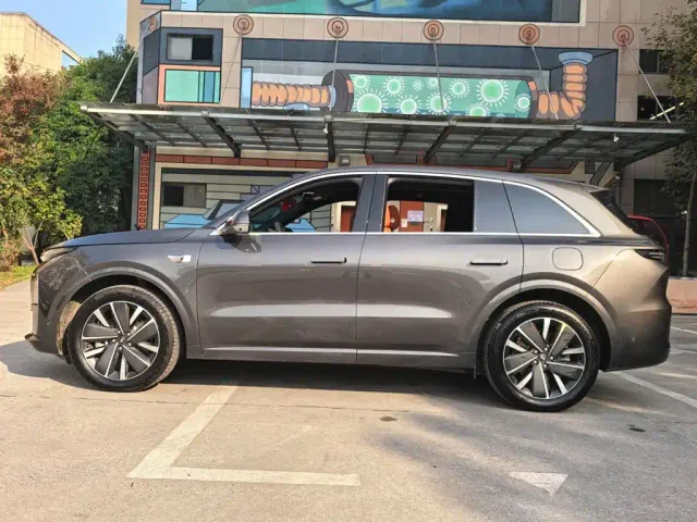 Li Auto L6 — Фото автомобиля 19