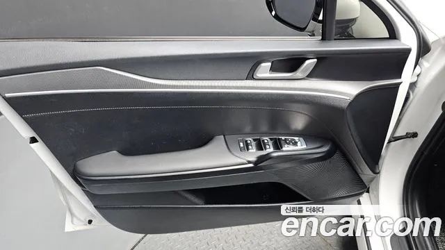 Kia K5 K5 3 поколение 2.0 LPI(Для проката) — Фото автомобиля 23