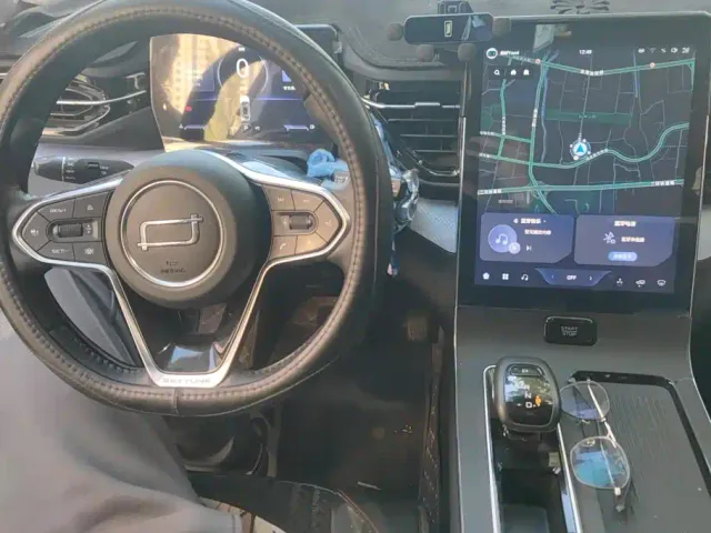 Bestune T90 — Фото автомобиля 12