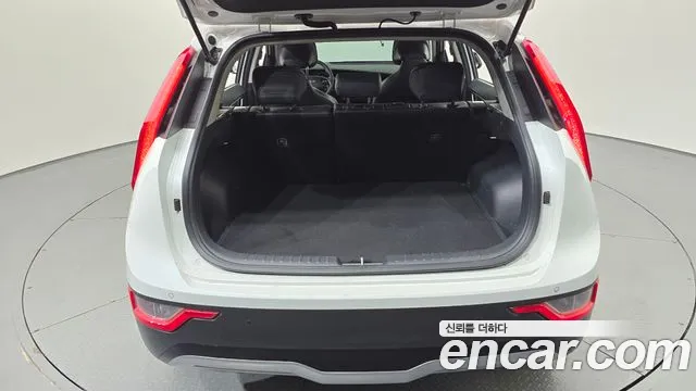 Kia Niro New — Фото автомобиля 23