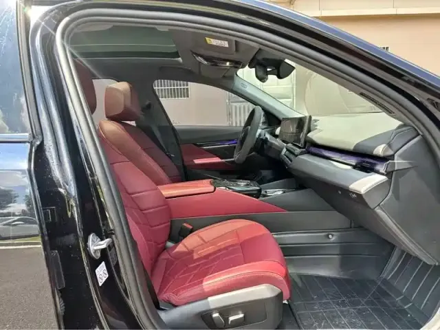 BMW 5 Series — Фото автомобиля 9