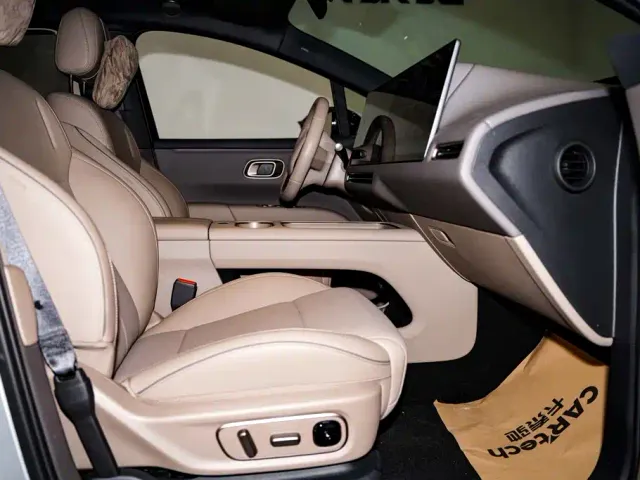 Li Auto i6 — Фото автомобиля 19