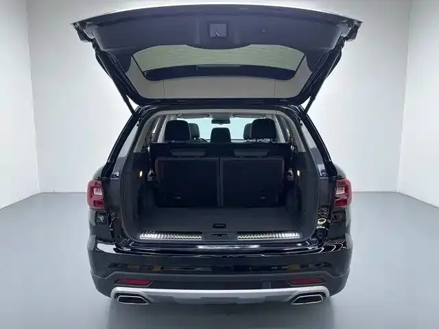 Hongqi HS7 — Фото автомобиля 14
