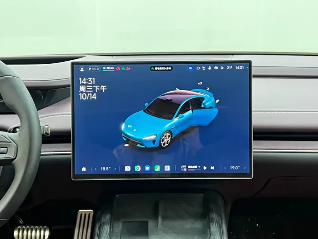 Xiaomi SU7 — Фото автомобиля 25