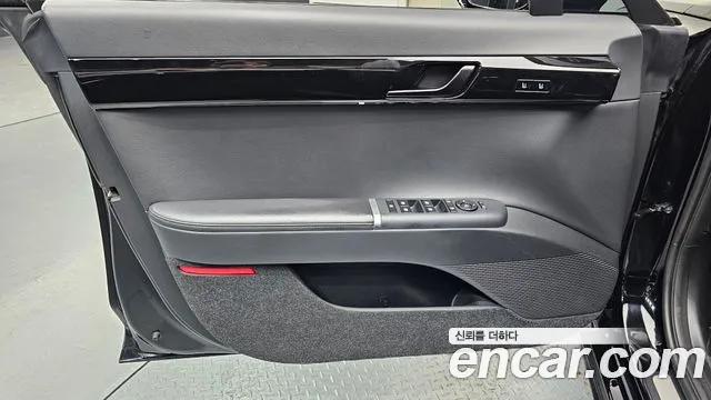 Hyundai Grandeur GN7 — Фото автомобиля 13