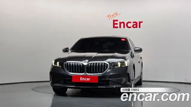 BMW 5 Series G60 — Фото автомобиля 3