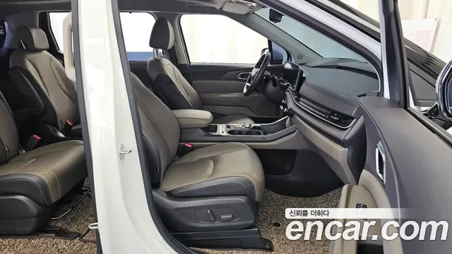 Kia Carnival Generation 4 — Фото автомобиля 17