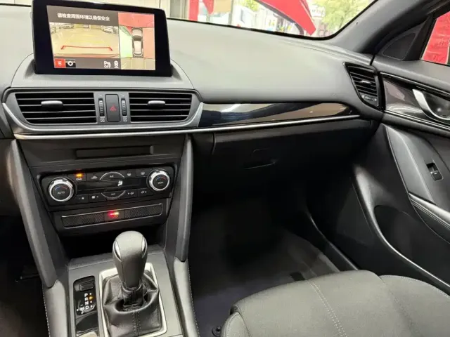 Mazda CX-4 — Фото автомобиля 12