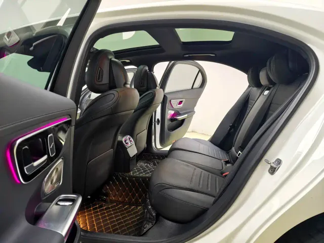 Mercedes-Benz C-Class — Фото автомобиля 11