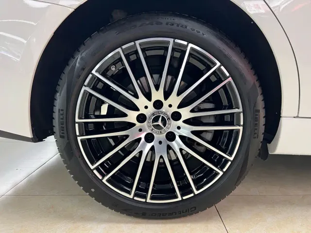 Mercedes-Benz C-Class — Фото автомобиля 25