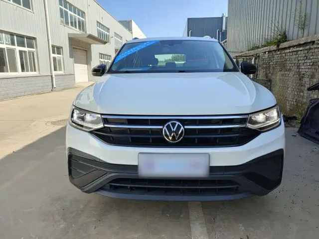 Volkswagen Tiguan L — Фото автомобиля 2