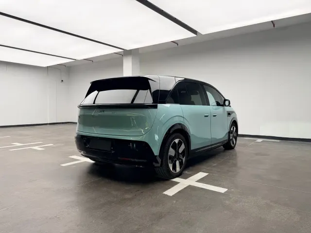 Zeekr Mix — Фото автомобиля 4