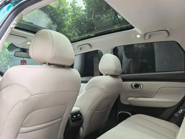 GAC Aion UT — Фото автомобиля 10