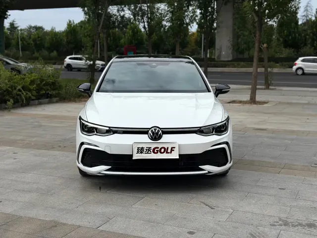 Volkswagen Golf — Фото автомобиля 2