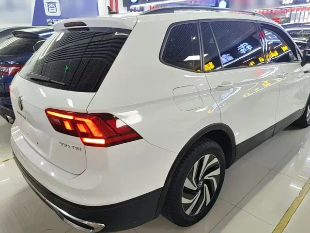 Volkswagen Tiguan L — Фото автомобиля 6