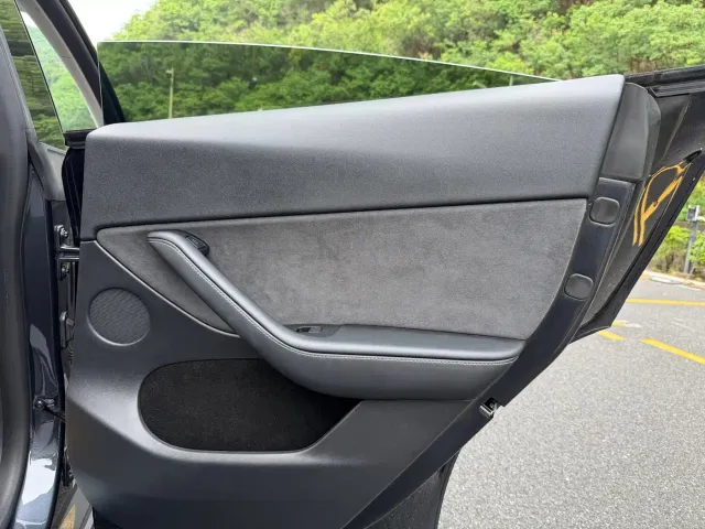 Tesla Model Y — Фото автомобиля 16