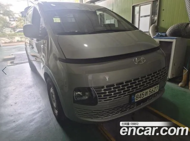 Фотография автомобиля — Hyundai Staria