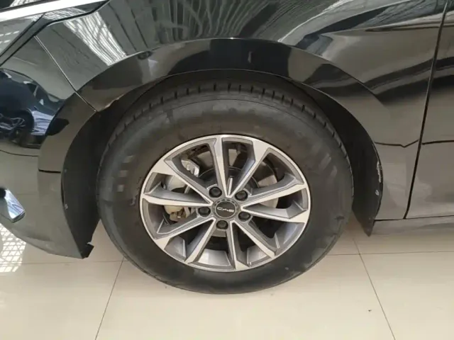 BYD Destroyer 05 2024 Glory Edition DM-i 55KM Luxury — Фото автомобиля 22