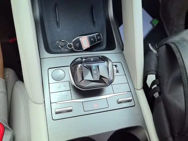 BYD Yuan UP 2025 Smart Drive Edition 401KM Vitality Version — Фото автомобиля 13