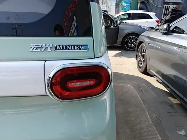 Wuling Hongguang Mini EV — Фото автомобиля 7