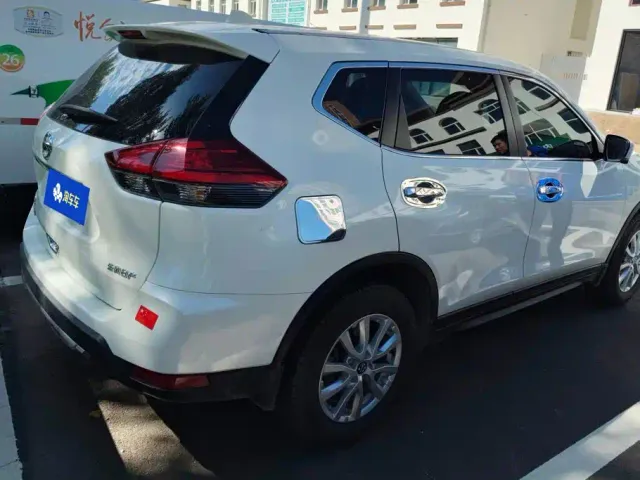 Nissan X-Trail — Фото автомобиля 3