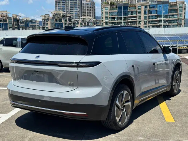 Nio ES6 — Фото автомобиля 11