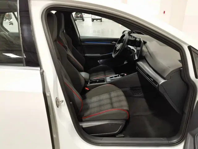 Volkswagen Golf GTI — Фото автомобиля 23