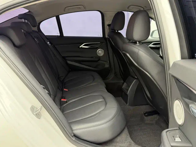 BMW 1 Series — Фото автомобиля 12